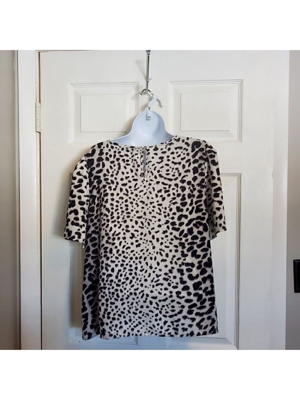 Cheeta print top - Picture 2 of 3